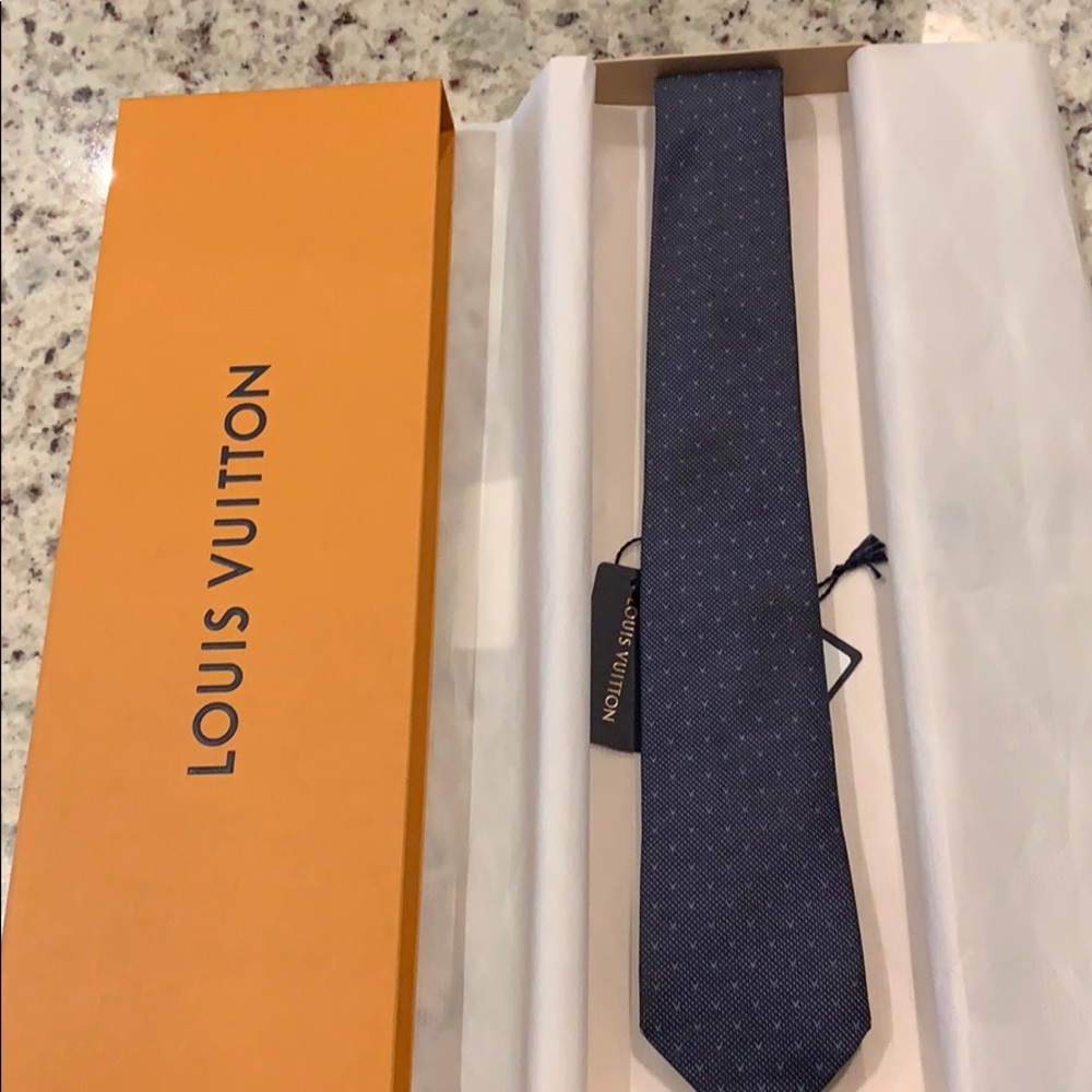 Louis Vuitton blue v logo pattern tie - uniform